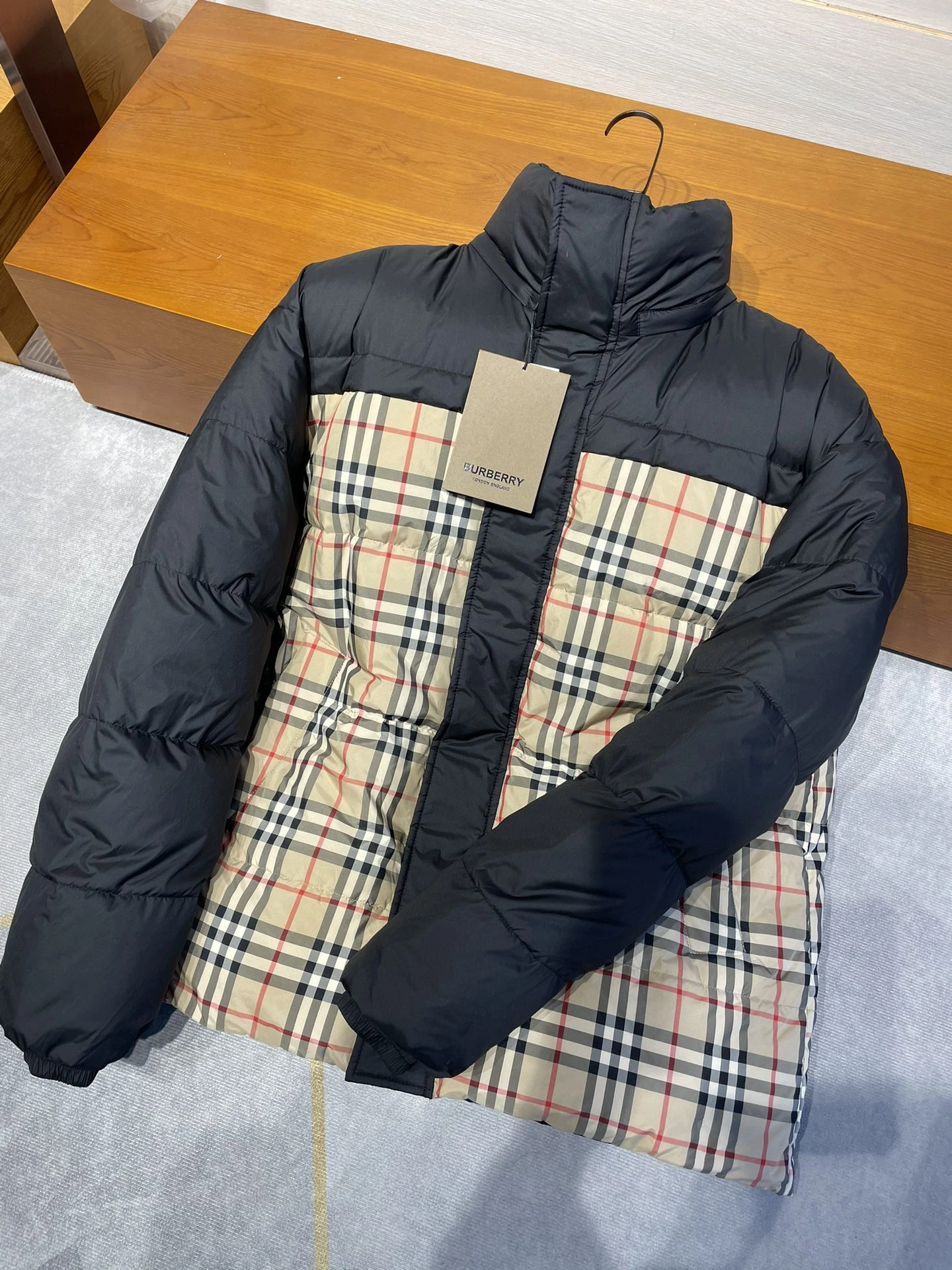 Premium Burberry Down Jackets 106050