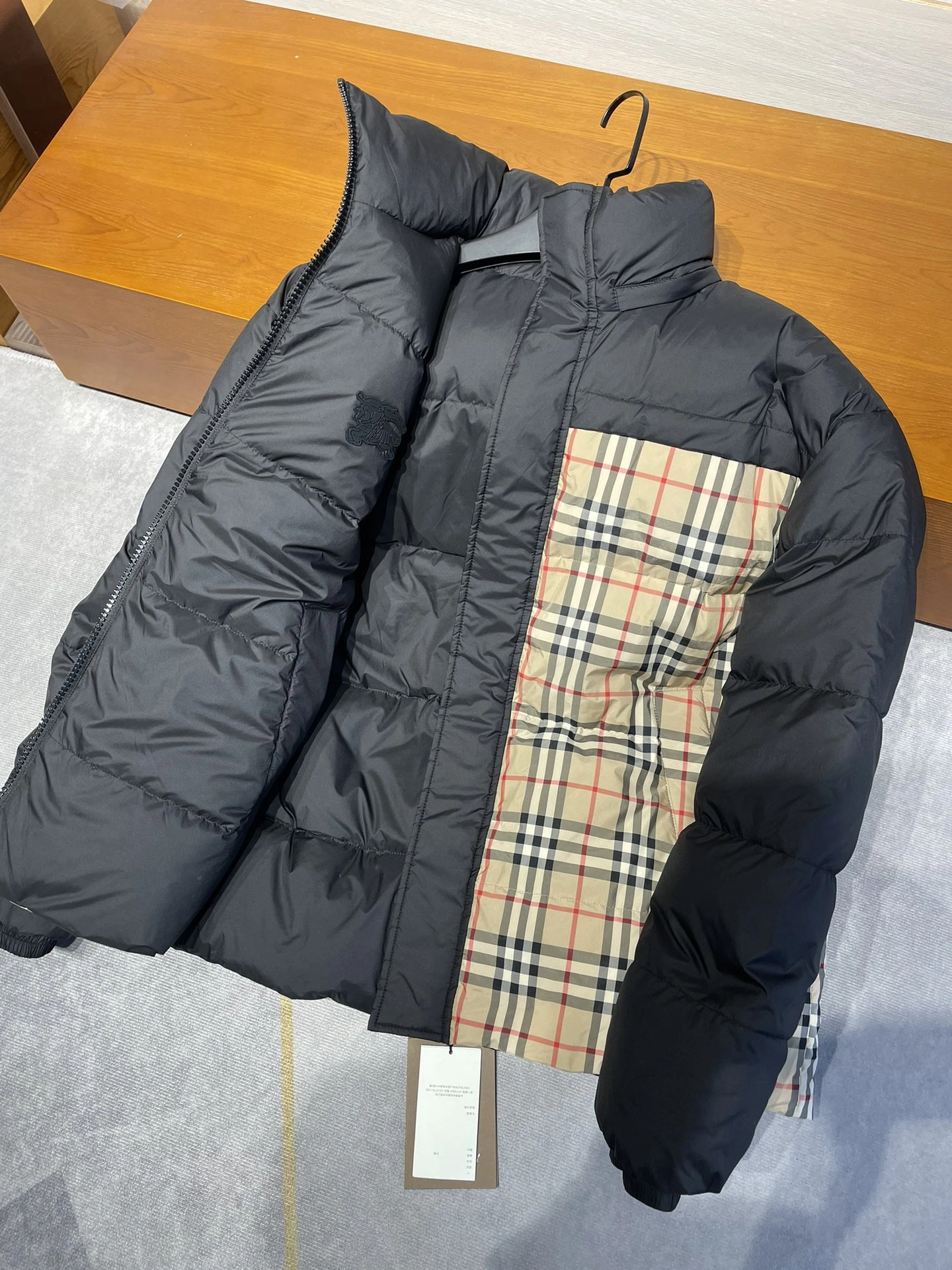Premium Burberry Down Jackets 106050