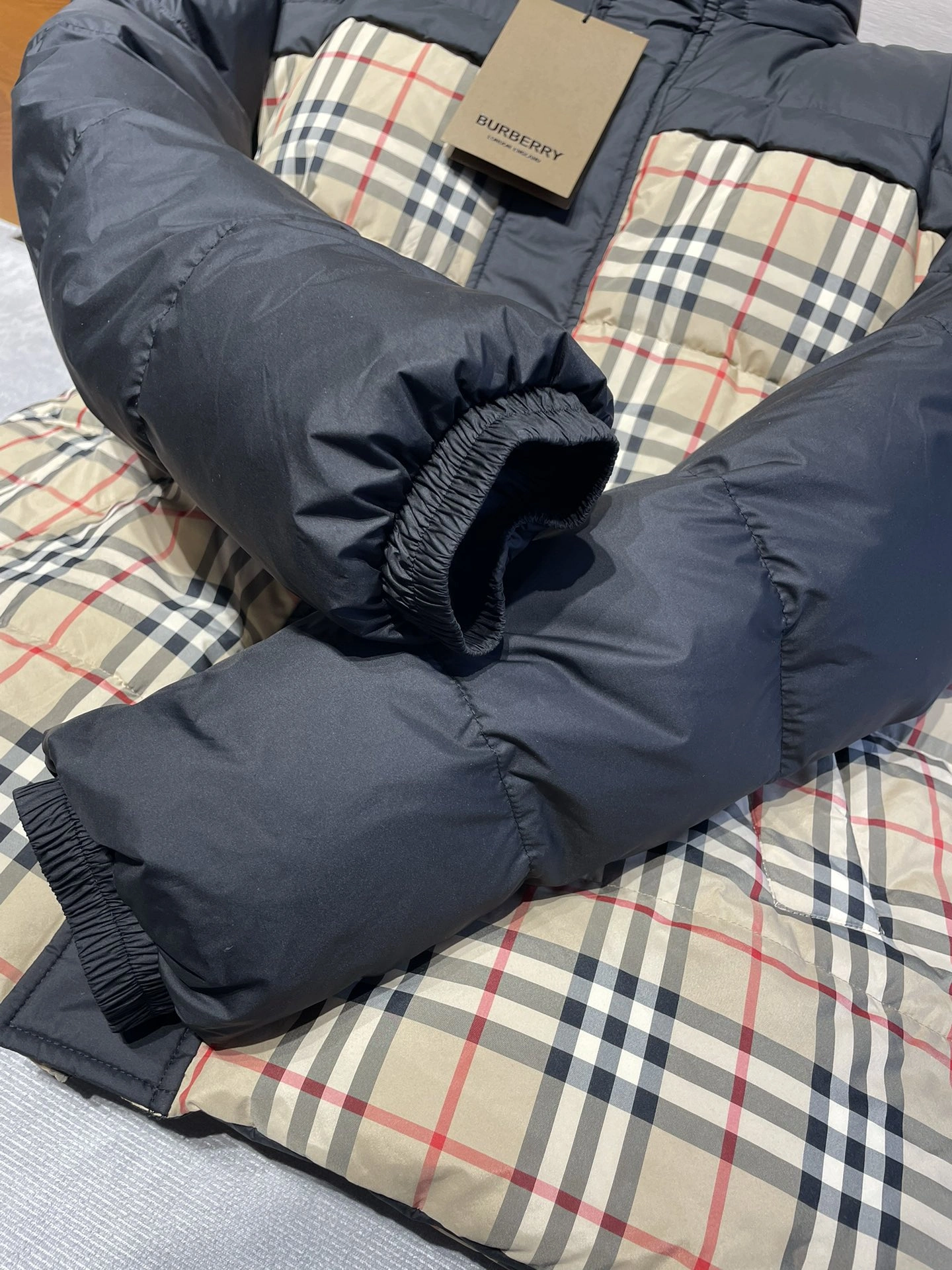 Premium Burberry Down Jackets 106050