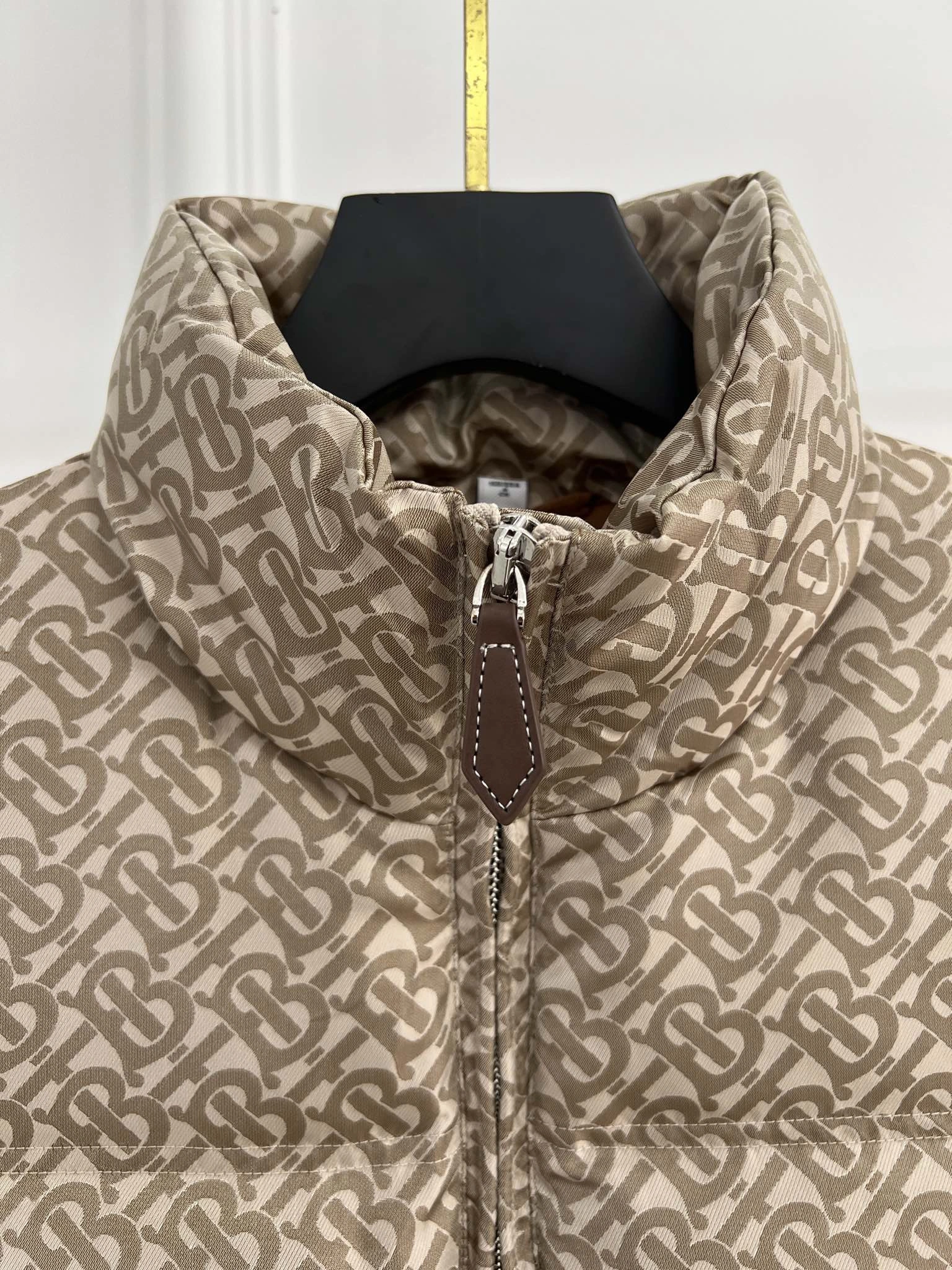 MoistureWicking Burberry Down Jackets 106036