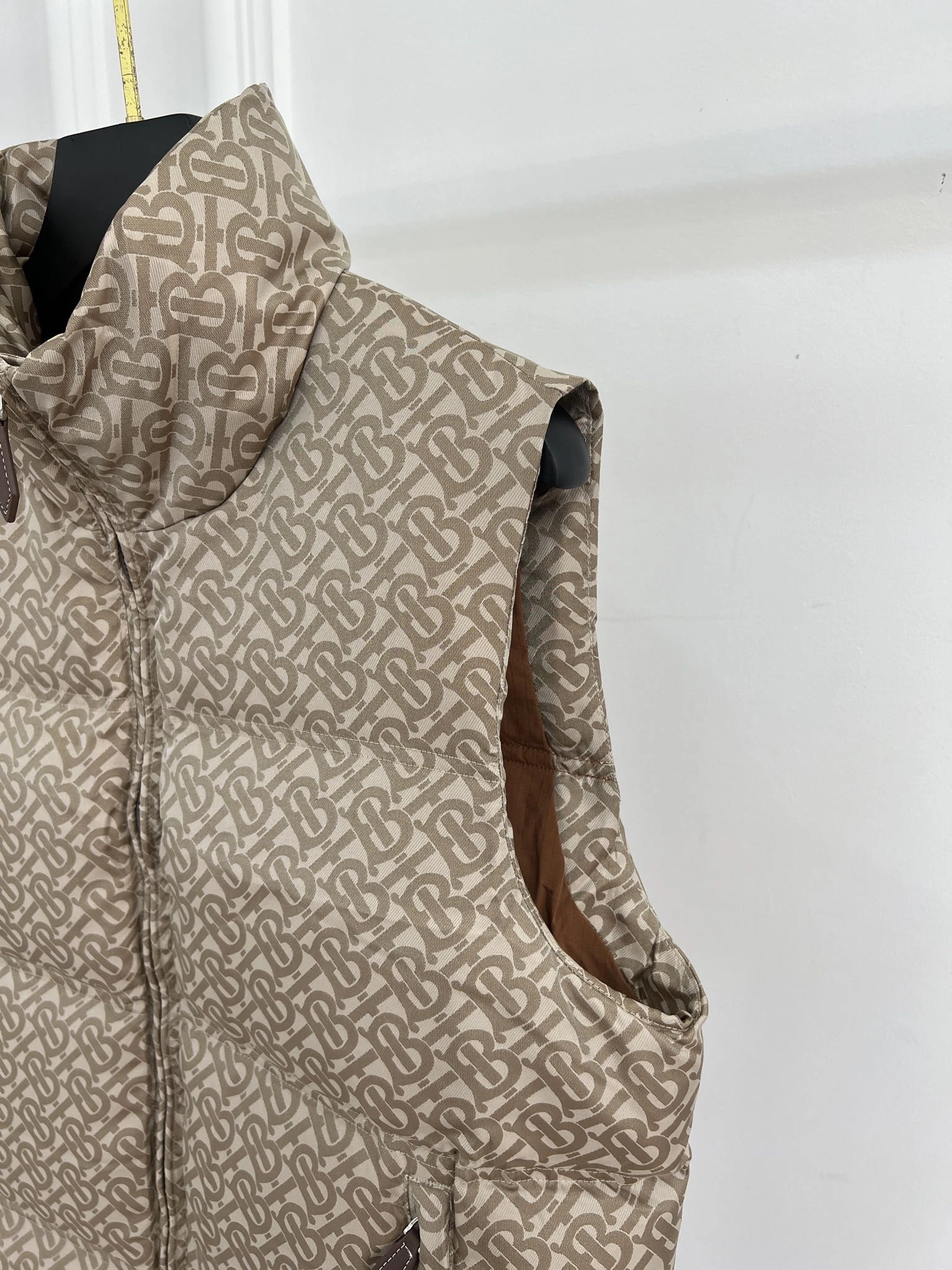 MoistureWicking Burberry Down Jackets 106036