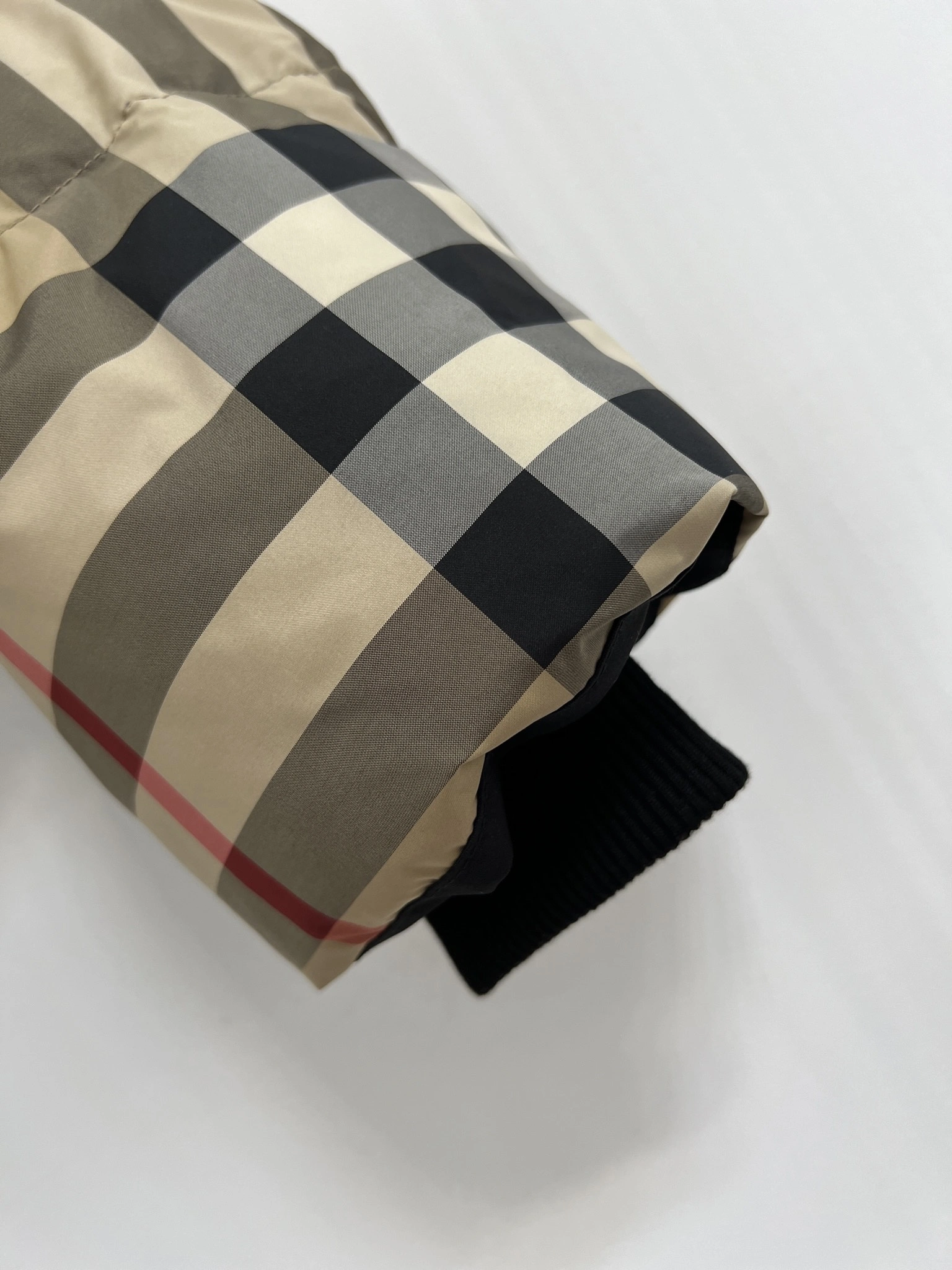 HighQuality Burberry Down Jackets 106035