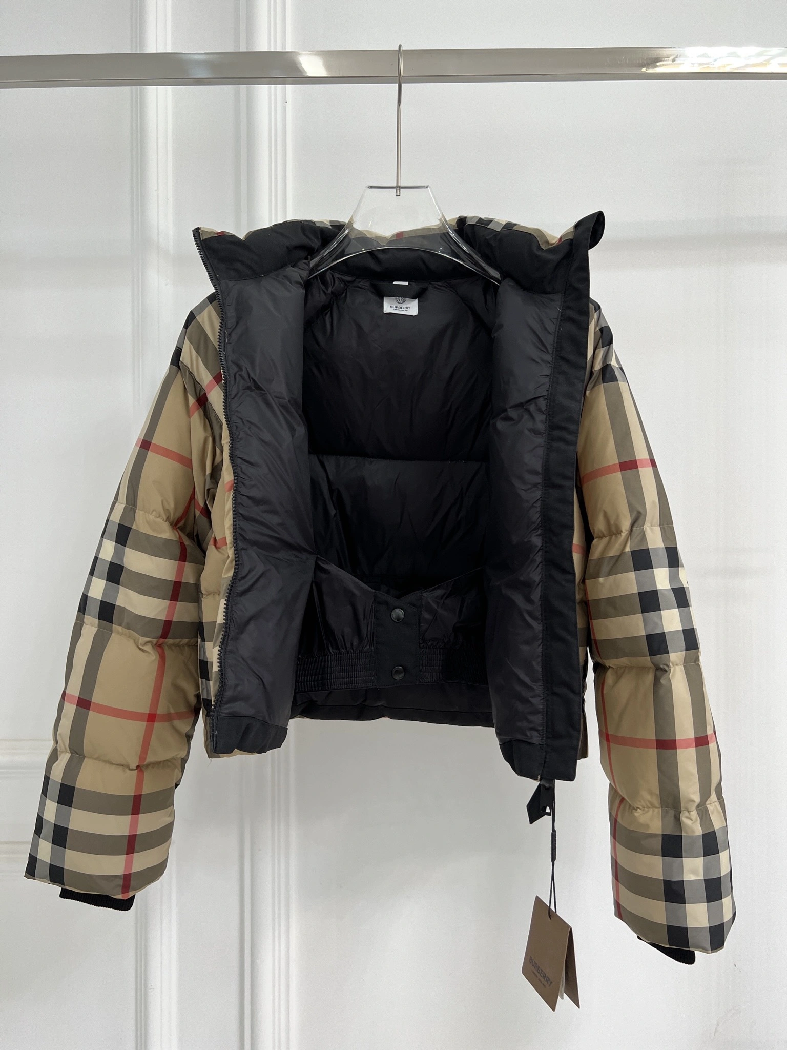 HighQuality Burberry Down Jackets 106035