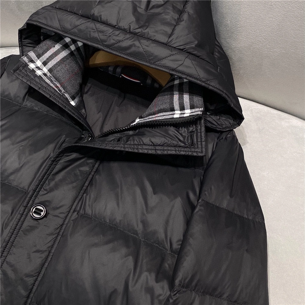 Flexible Burberry Down Jackets 106034