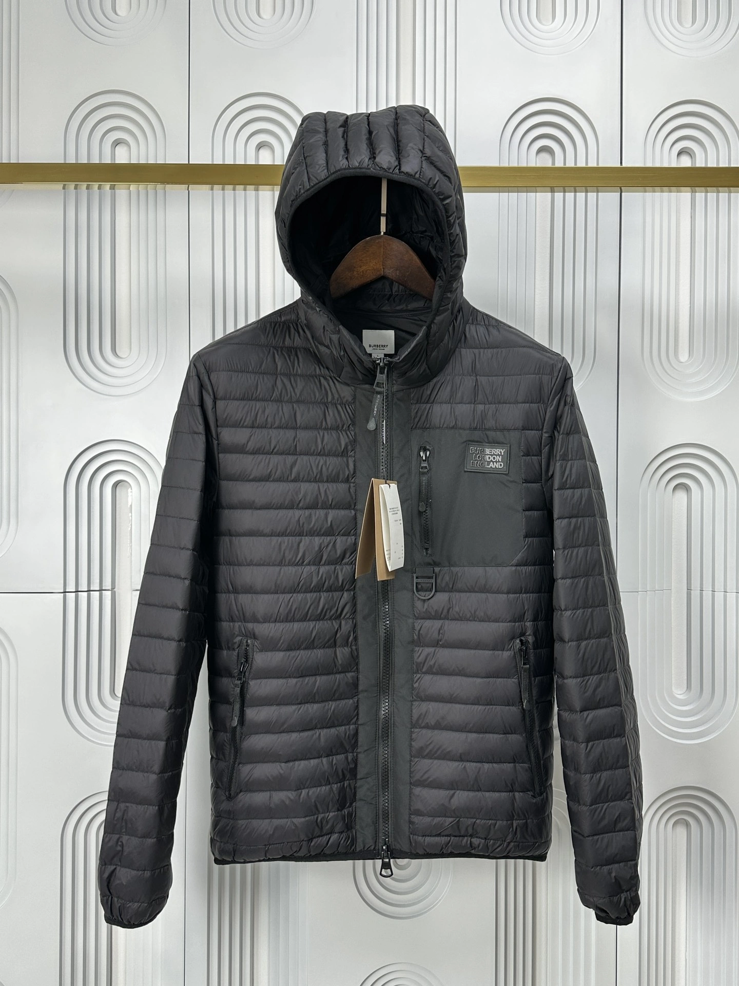 Sleek Burberry Down Jackets 106030