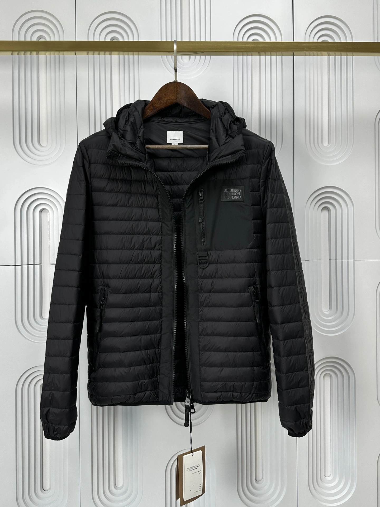 Sleek Burberry Down Jackets 106030