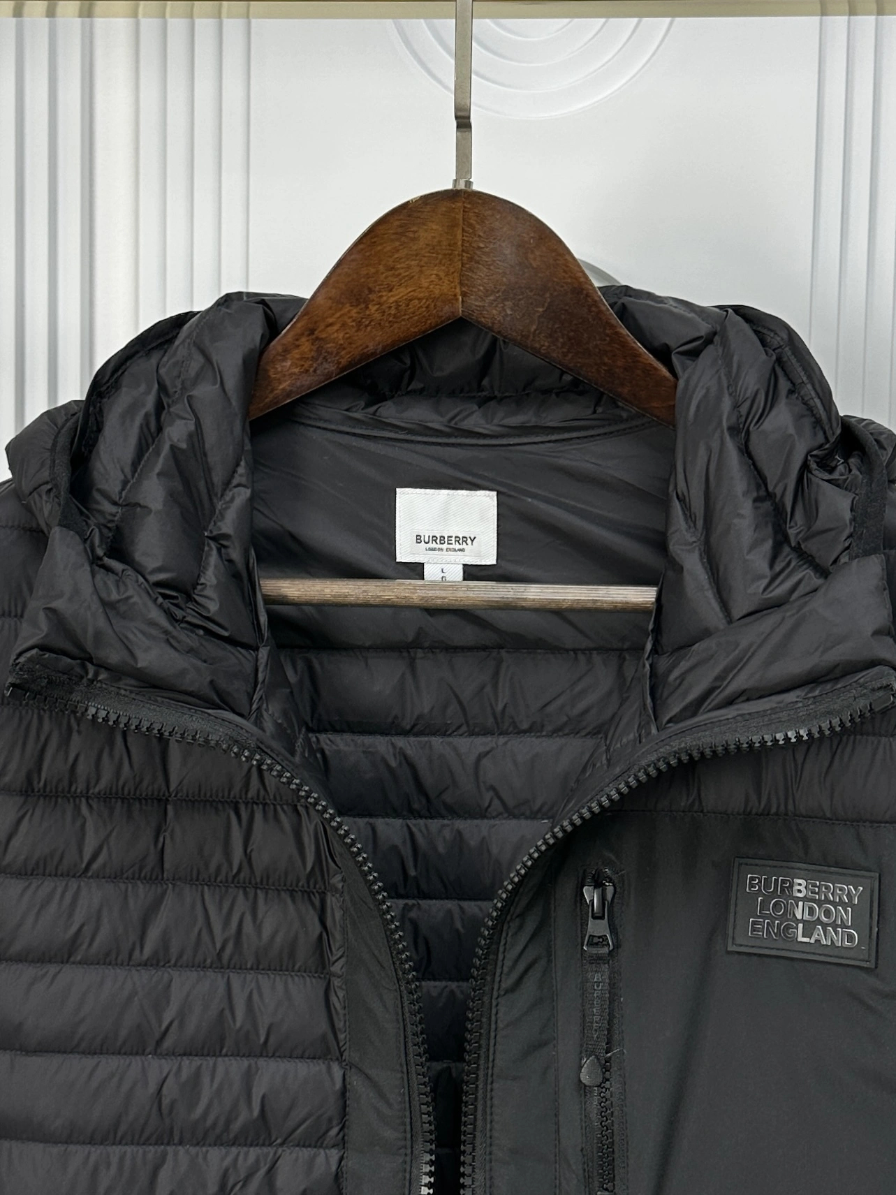 Sleek Burberry Down Jackets 106030