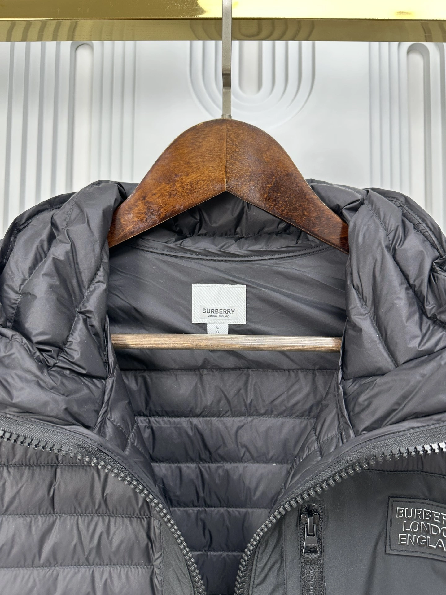Sleek Burberry Down Jackets 106030