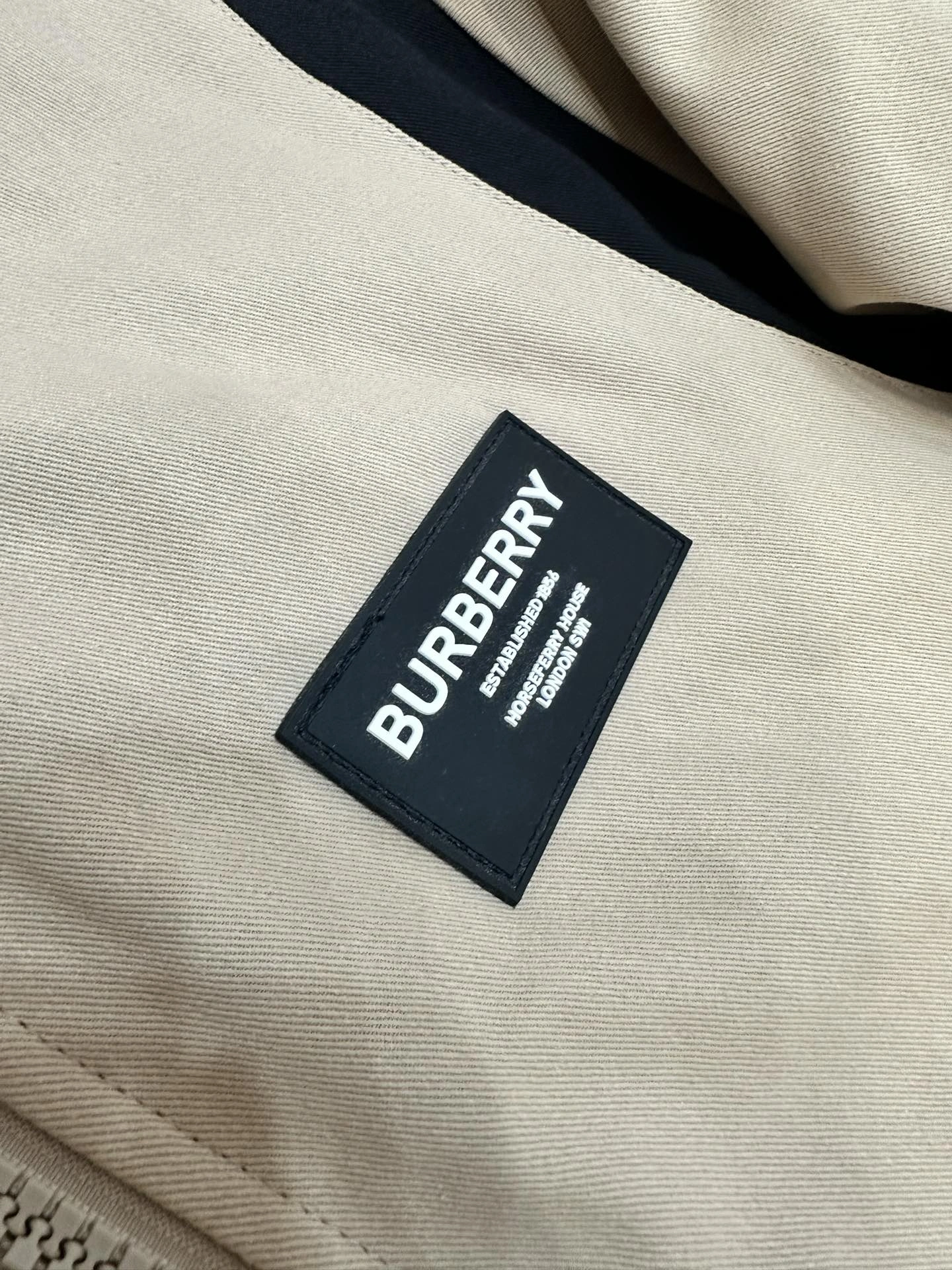 Stretchable Burberry Down Jackets 106062
