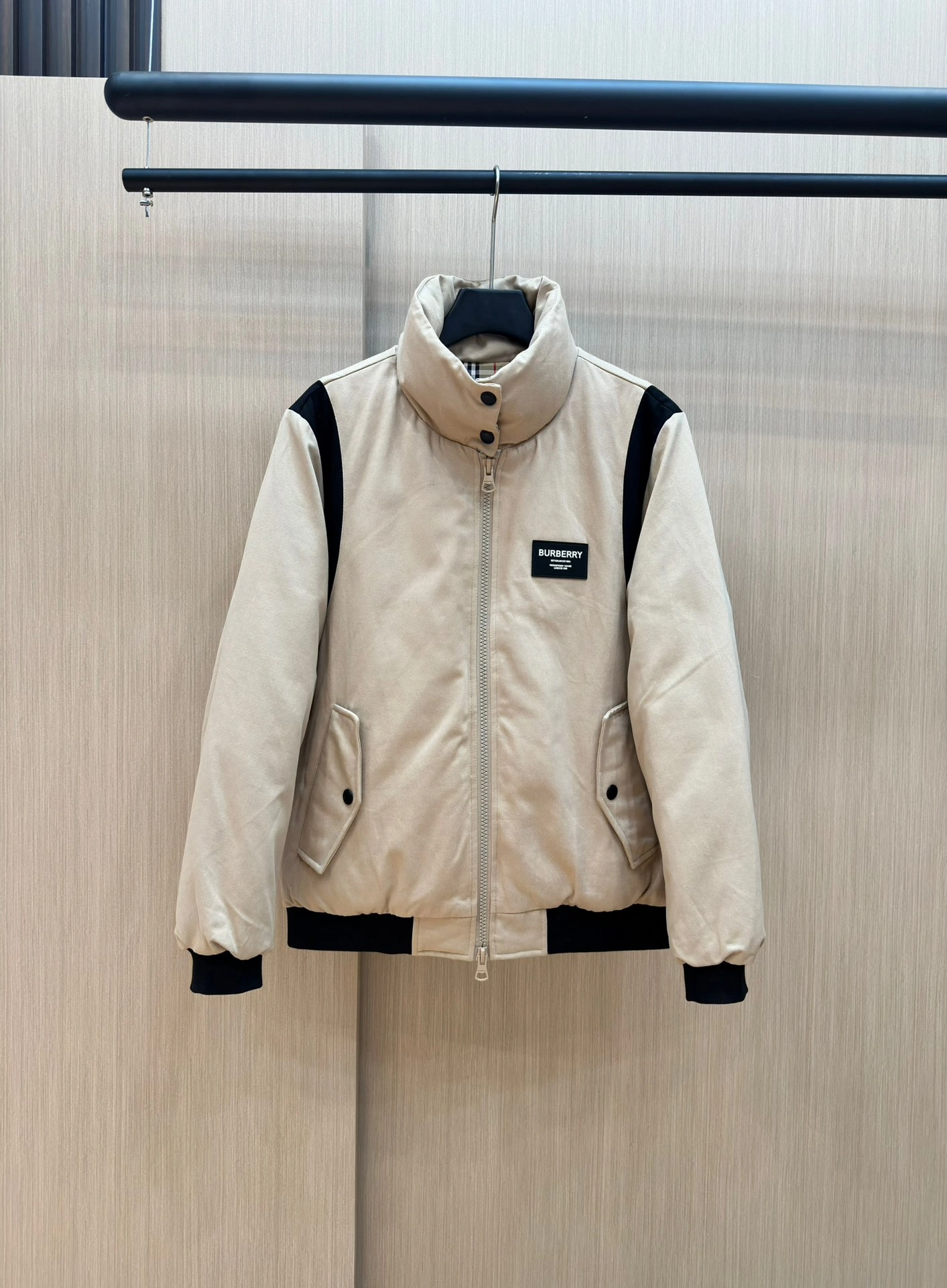 Lightweight Burberry Down Jackets 106024