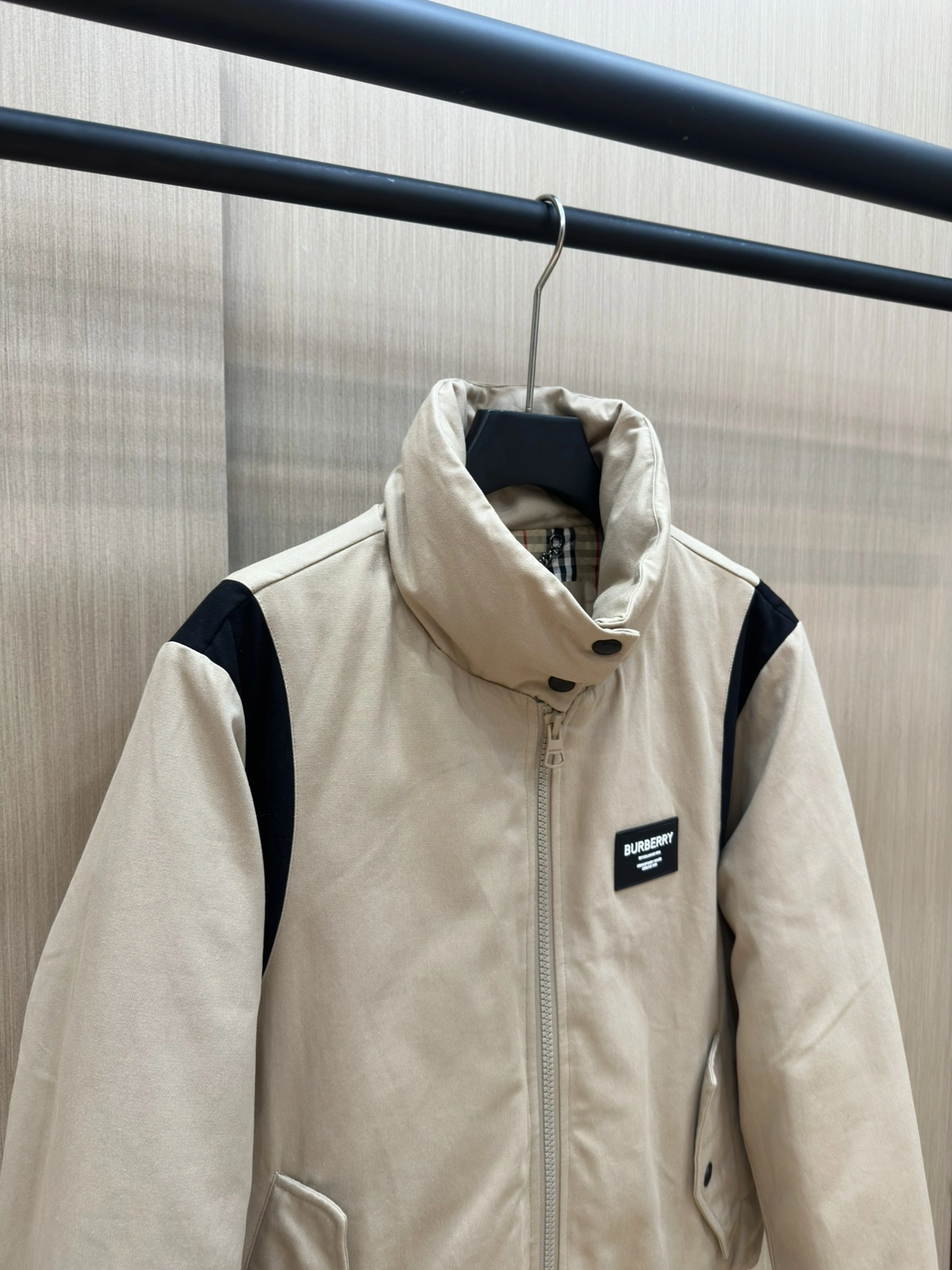 Lightweight Burberry Down Jackets 106024