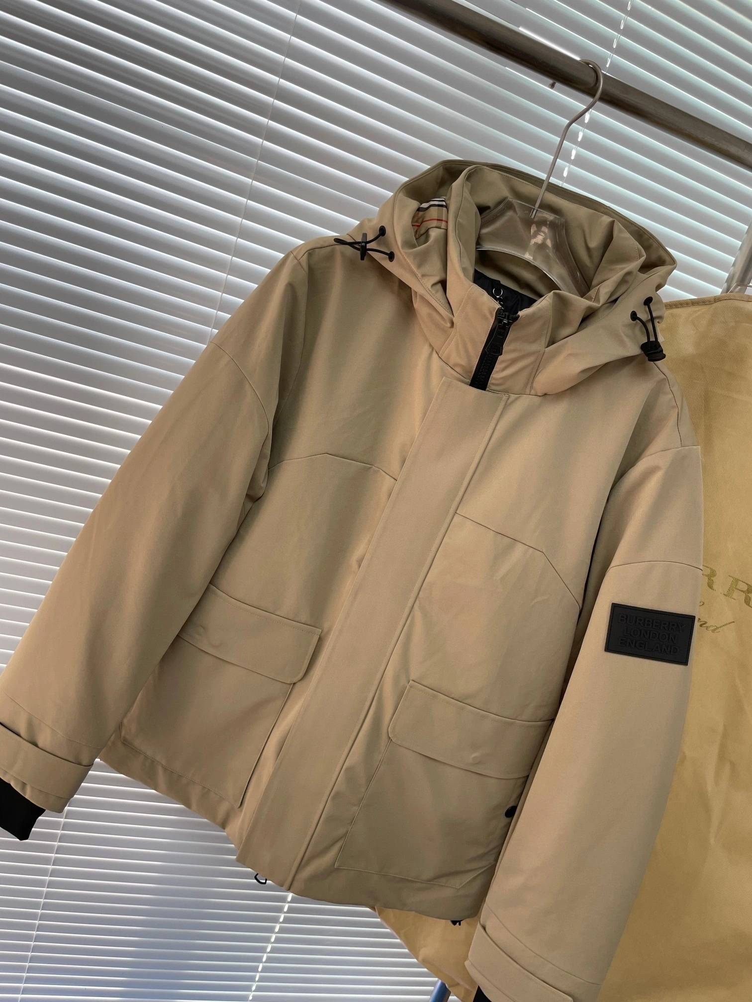 Reliable Burberry Down Jackets 106011