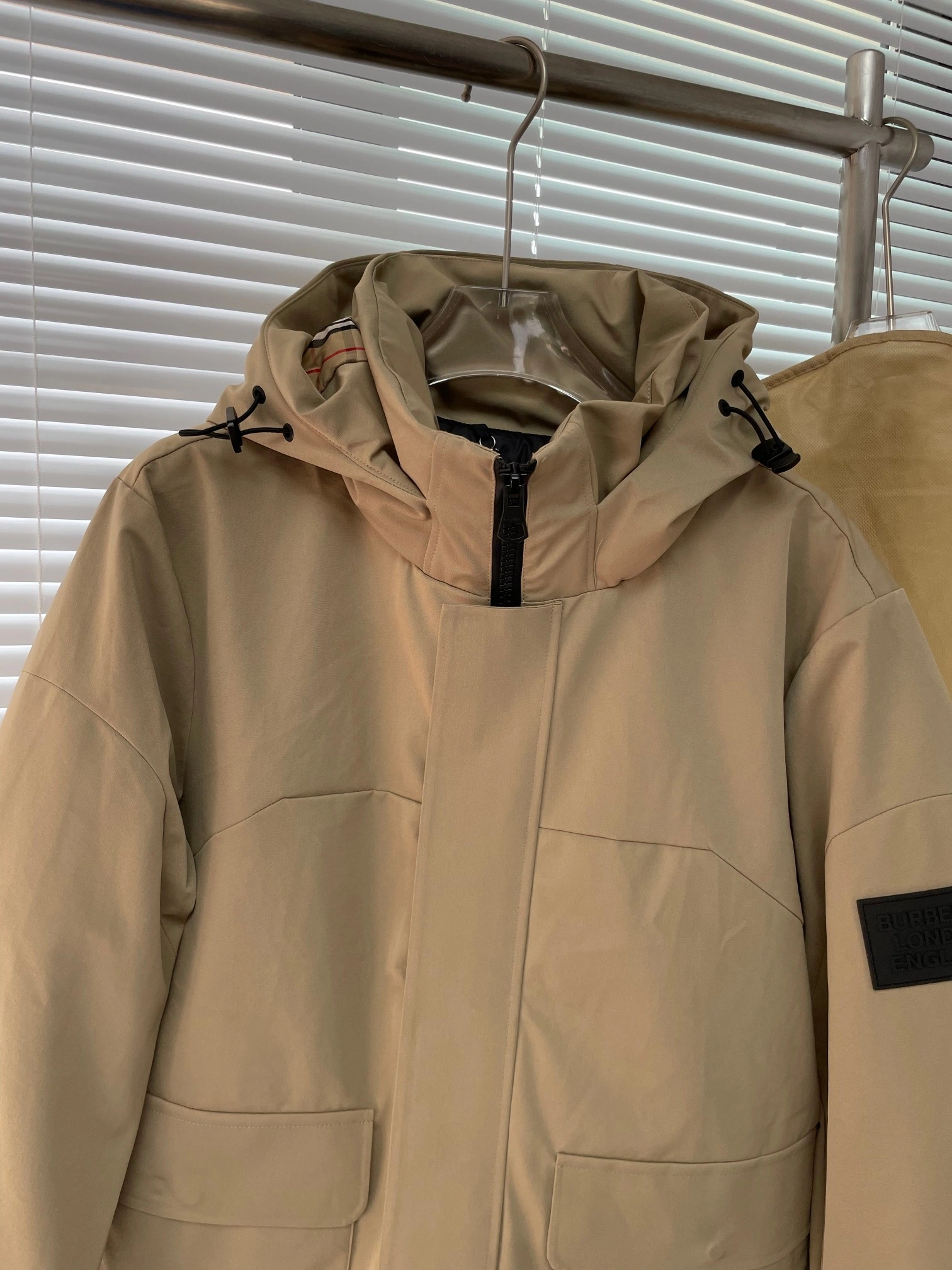 Reliable Burberry Down Jackets 106011