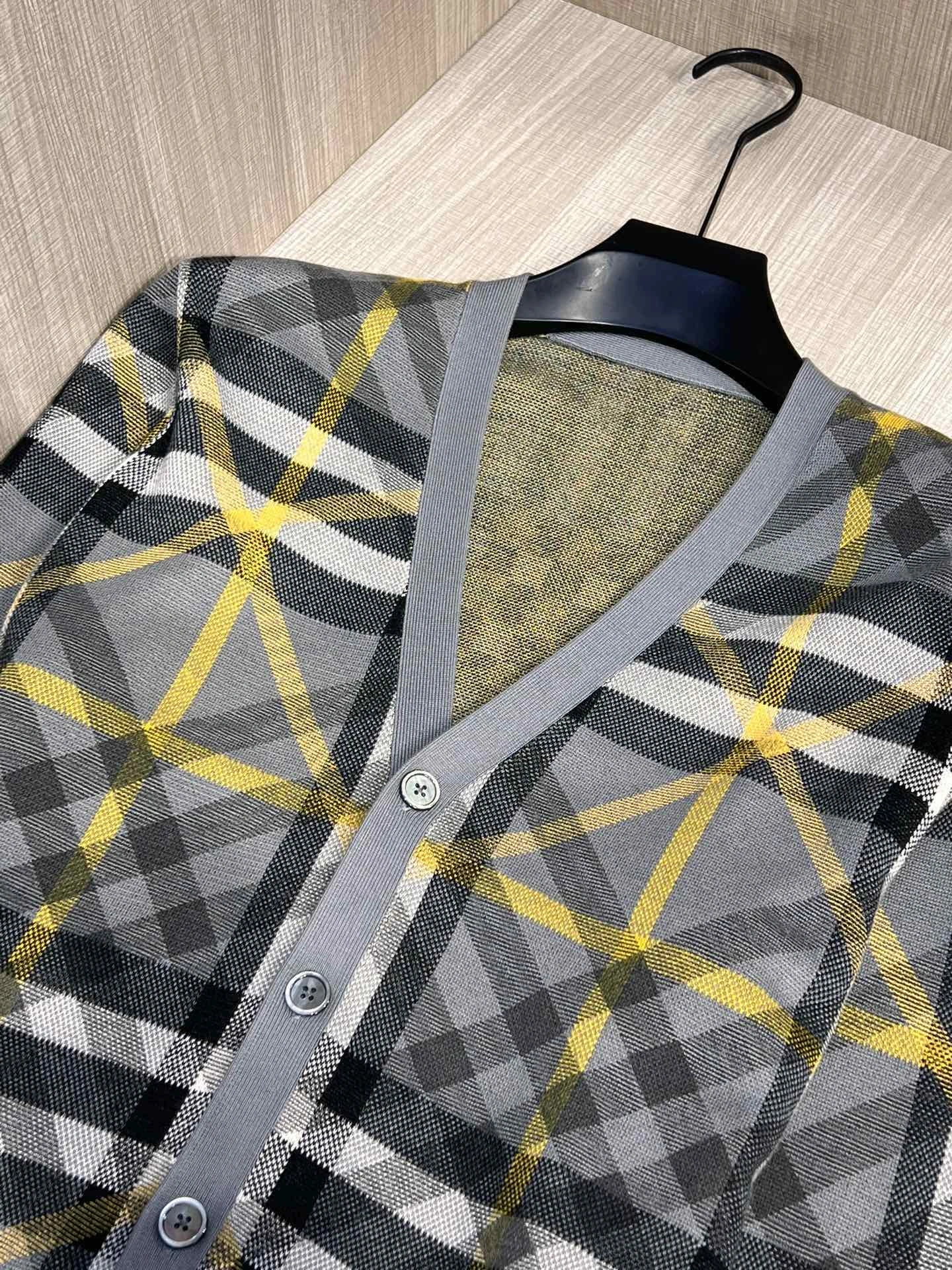 Tailored Burberry Down Jackets 106096
