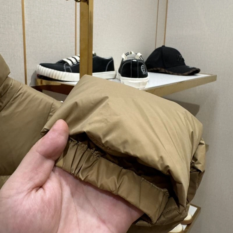 Unisex Burberry Down Jackets 105885