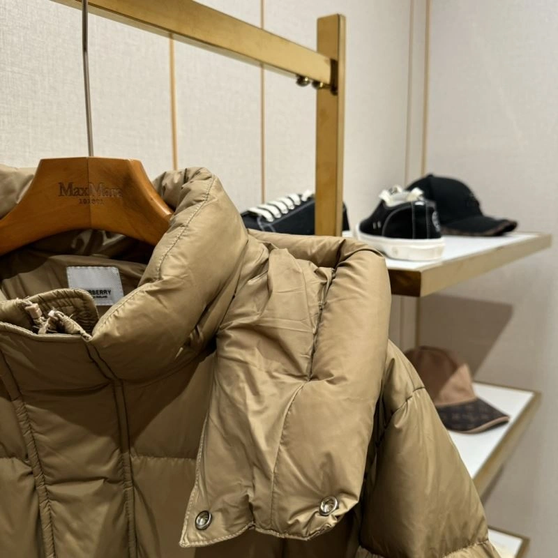 Unisex Burberry Down Jackets 105885