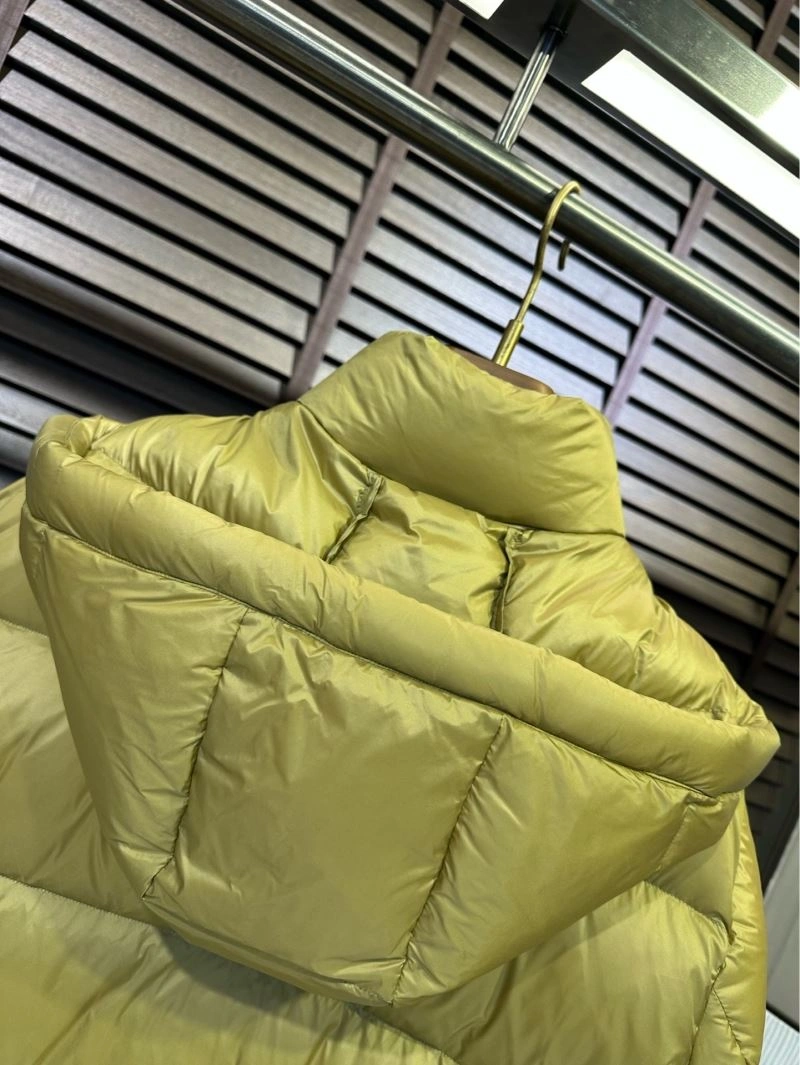 Vibrant Burberry Down Jackets 105844
