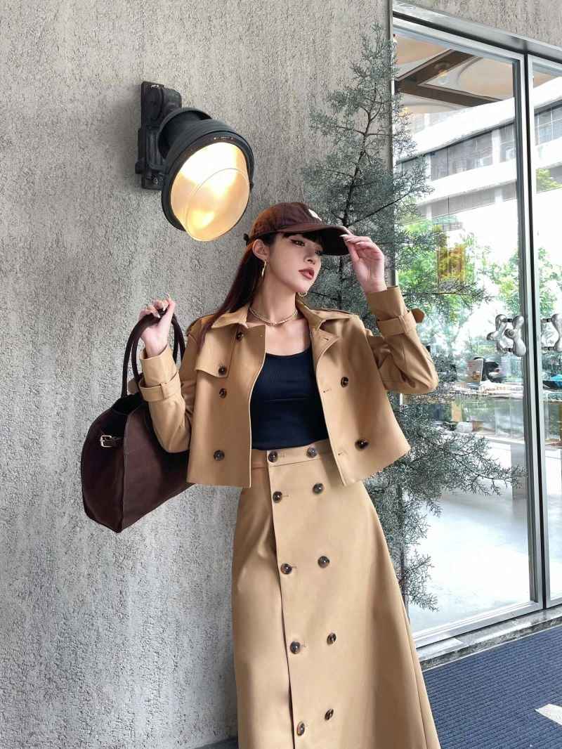 Lightweight Burberry Dress Suits 104810