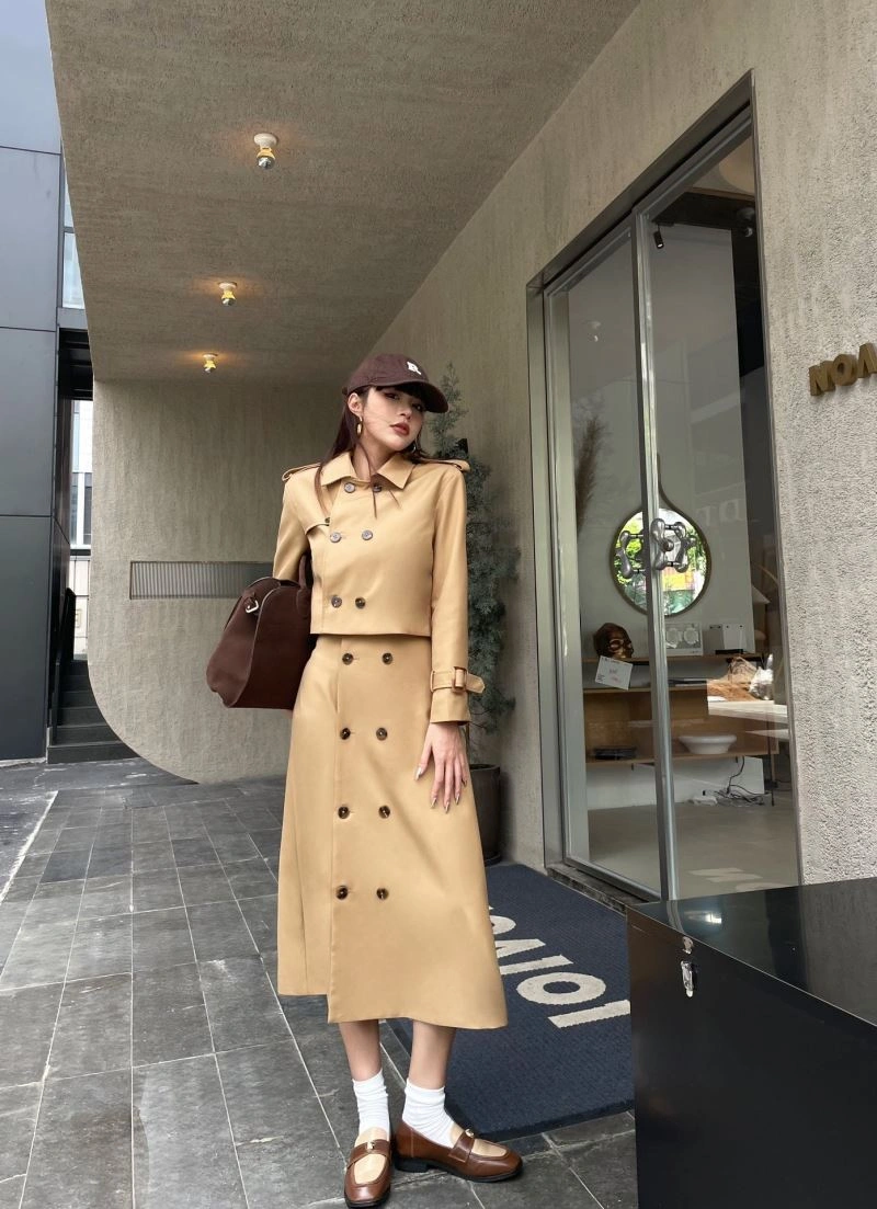 Lightweight Burberry Dress Suits 104810
