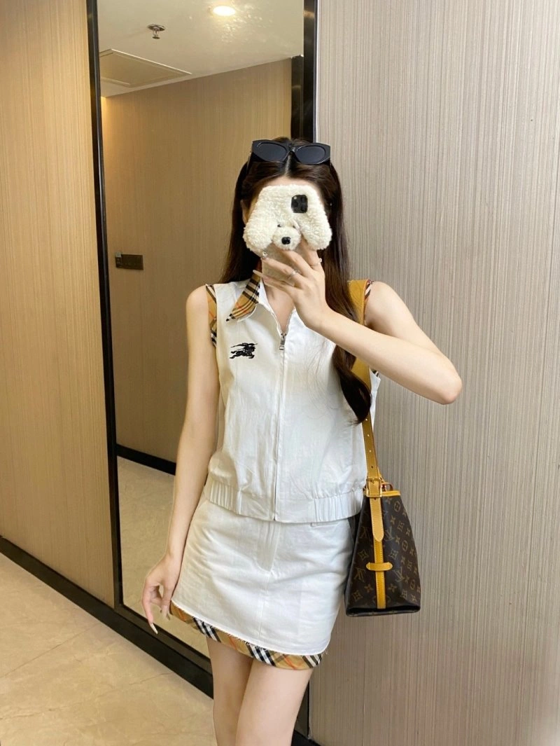 Timeless Burberry Dress Suits 99183