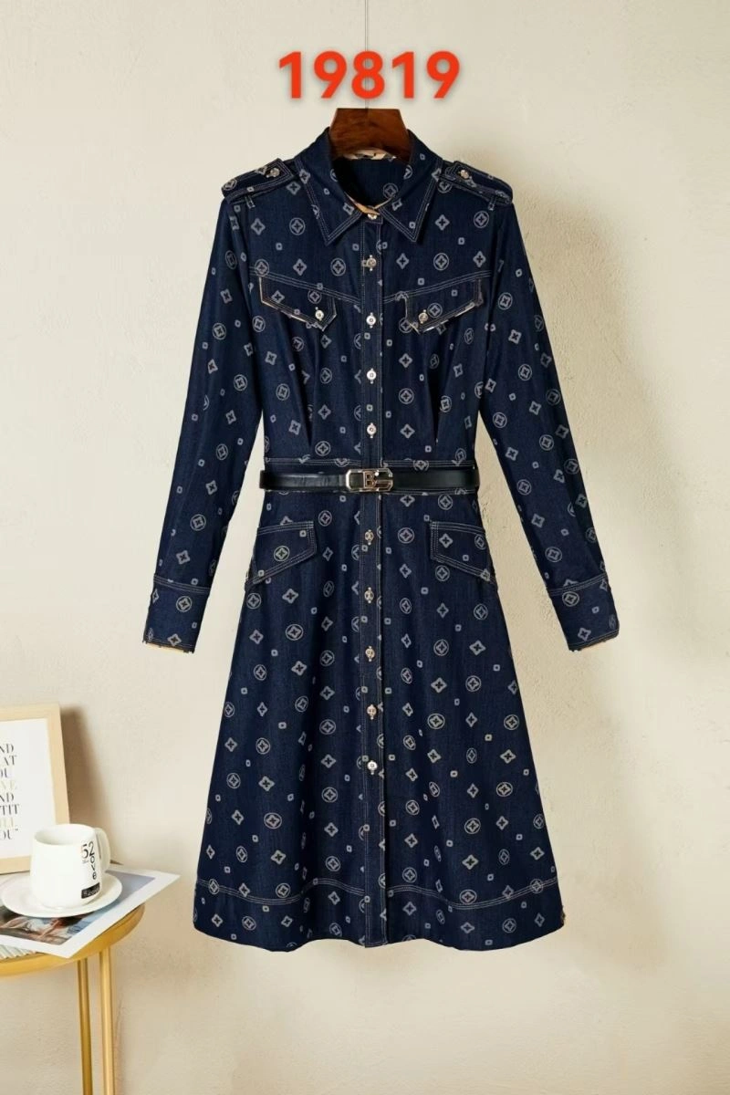 Burberry Dress Sophisticated 104983