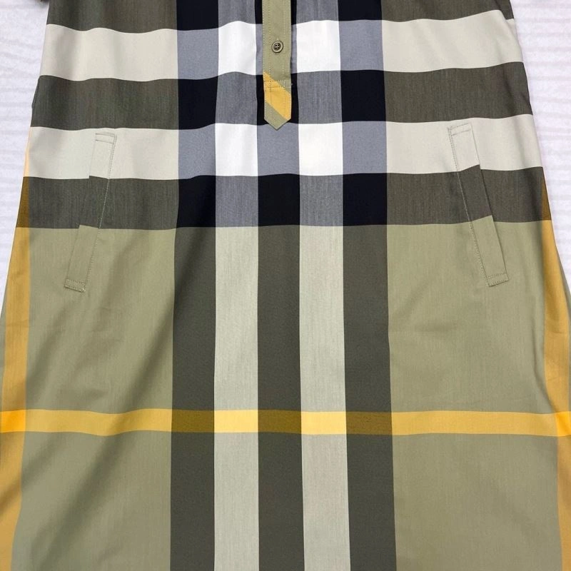 Minimalist Burberry Dress 104948