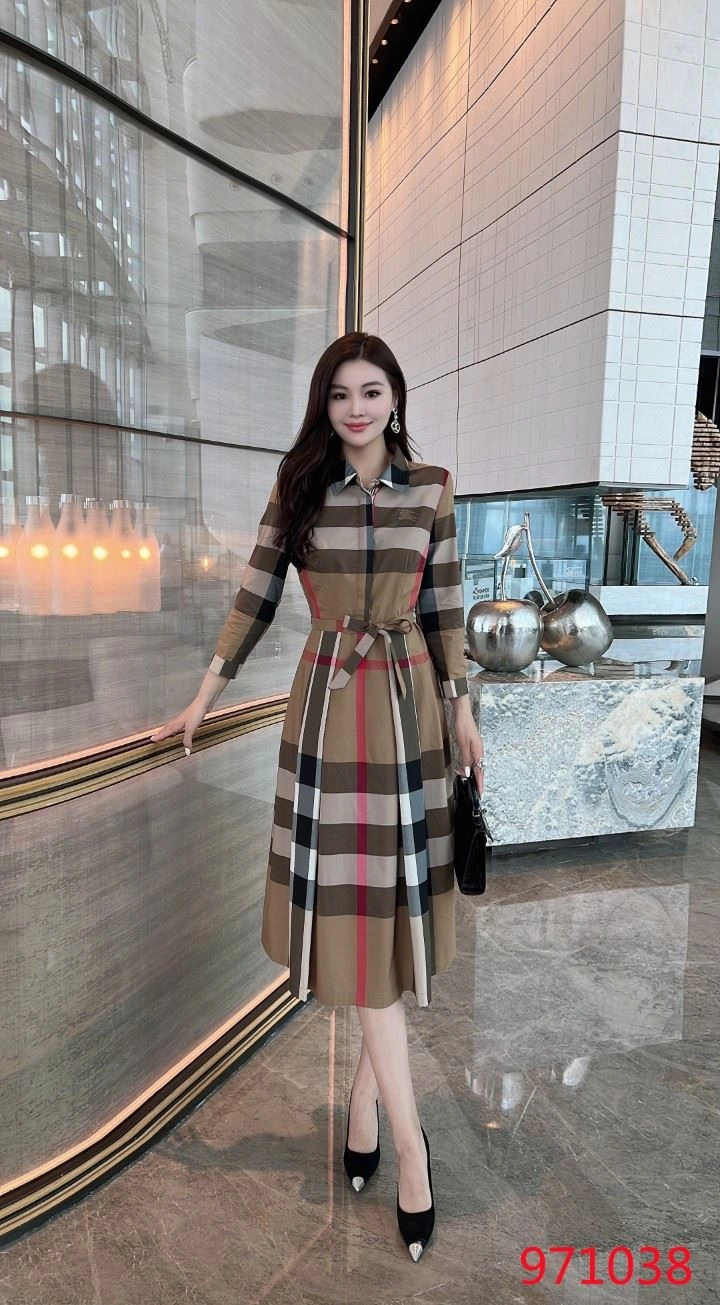 Seasonal Burberry Dress 104954