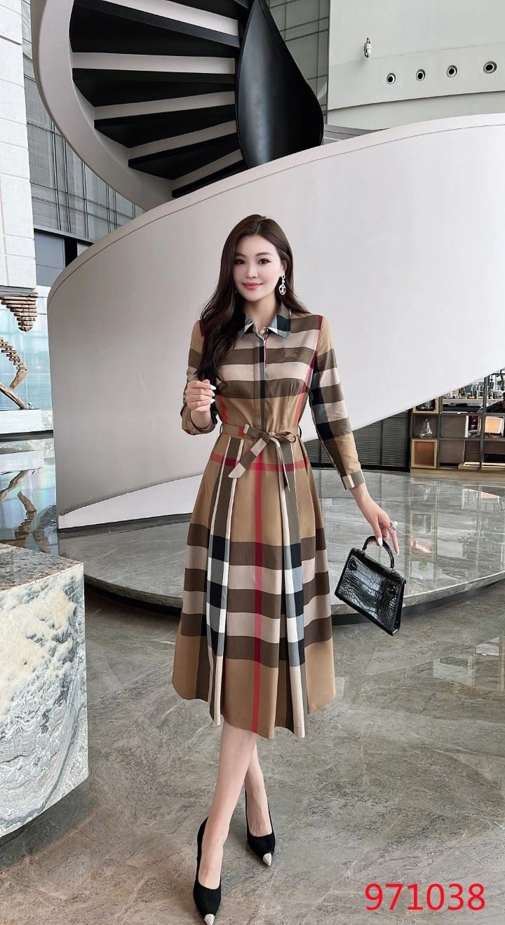 Seasonal Burberry Dress 104954