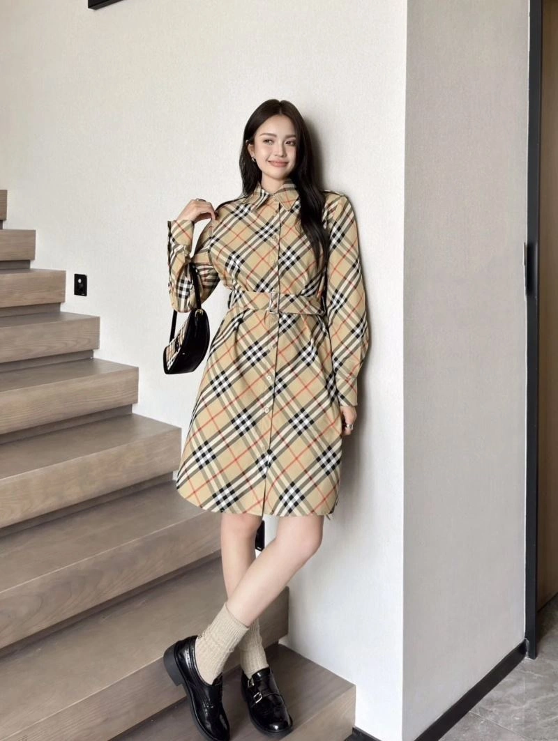 Burberry Dress Compact 104914