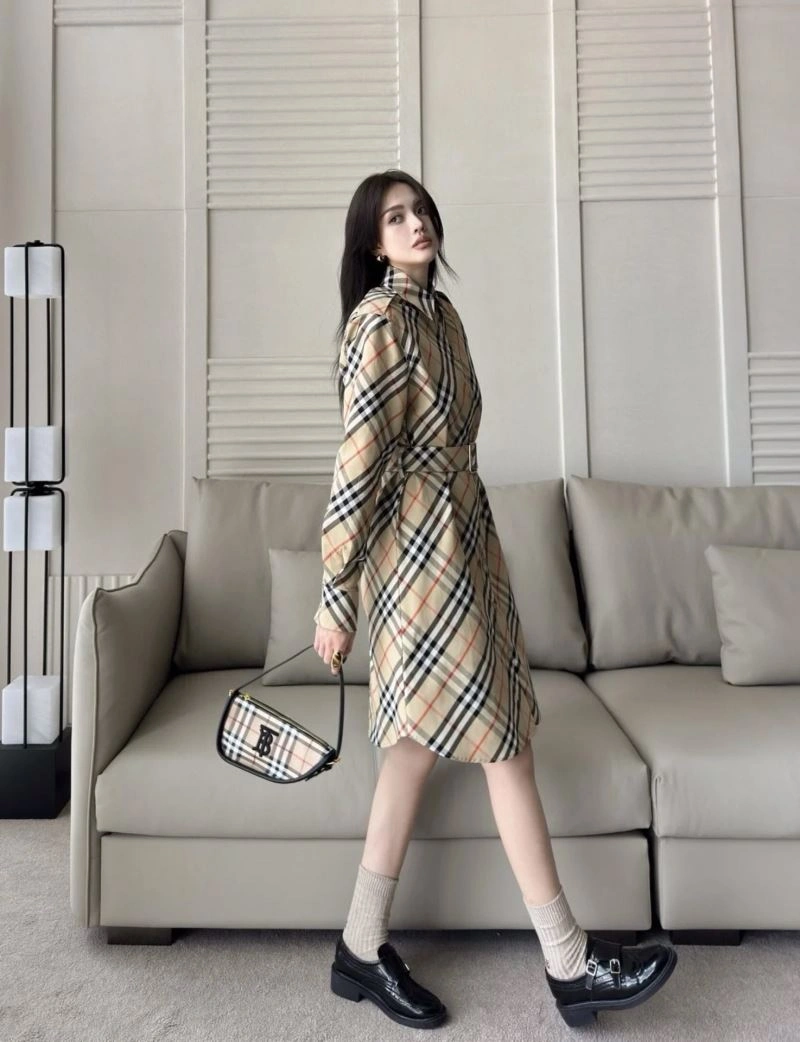 Burberry Dress Compact 104914