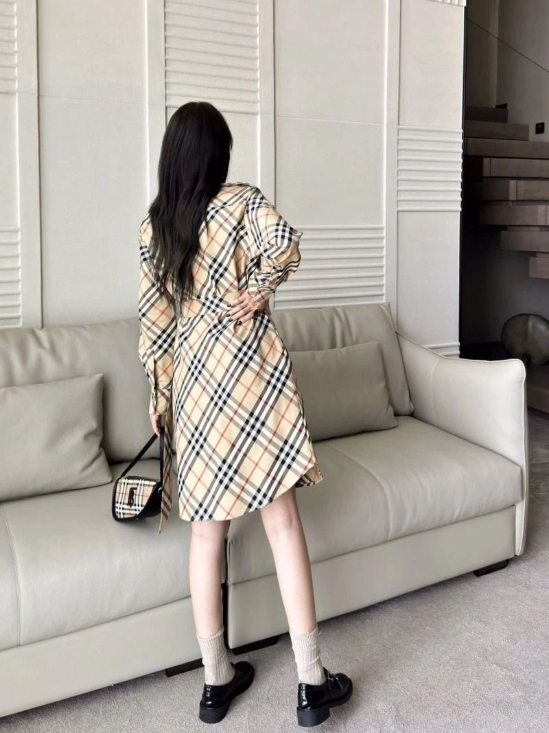 Burberry Dress Compact 104914