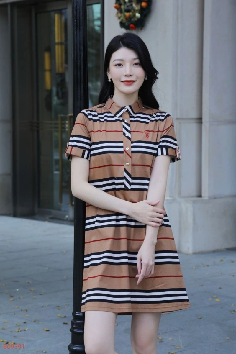 Fashionable Burberry Dress 104907
