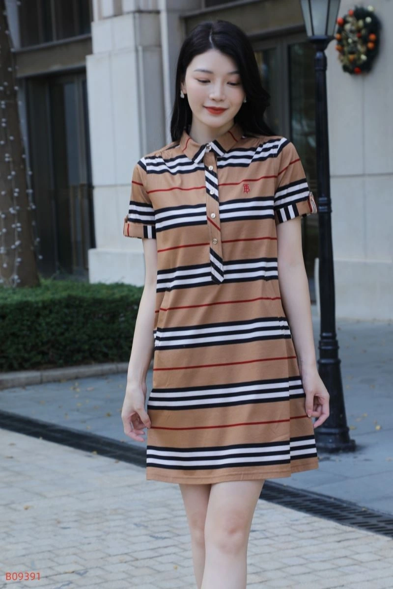 Fashionable Burberry Dress 104907