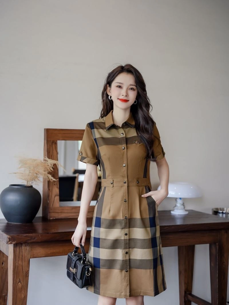 Minimalist Burberry Dress 104893