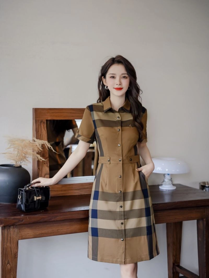 Minimalist Burberry Dress 104893