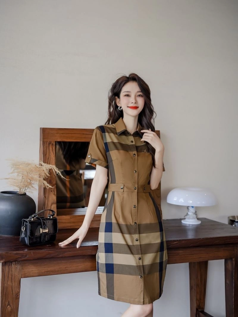 Minimalist Burberry Dress 104893