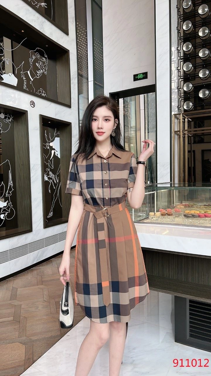 Burberry Dress Timeless 104875