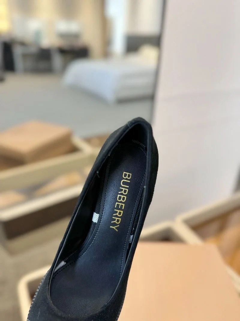 Burberry Heeled Shoes Casual 17179