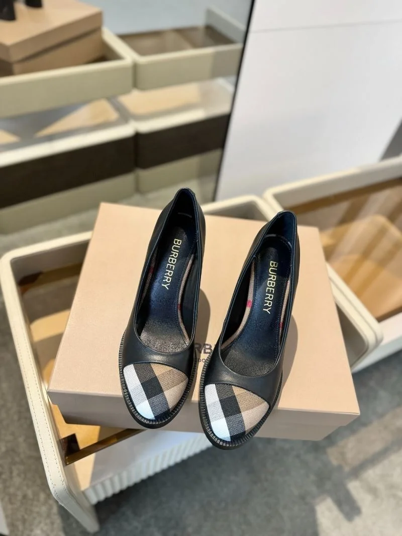 Burberry Heeled Shoes EasyCare 17122