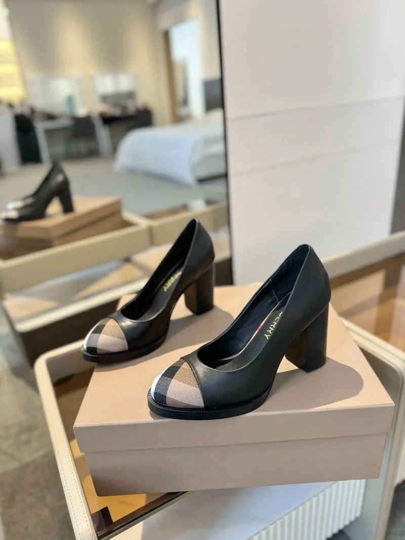 Burberry Heeled Shoes EasyCare 17122