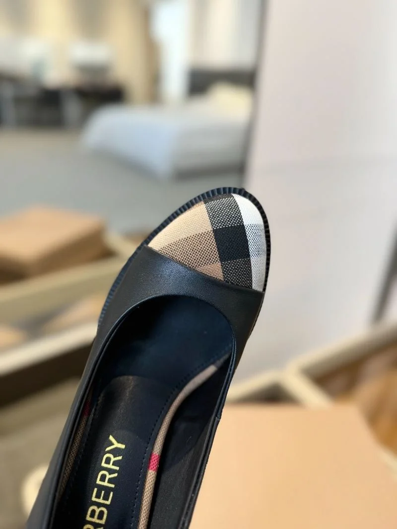 Burberry Heeled Shoes EasyCare 17122