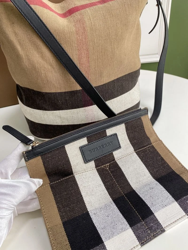 Burberry Hobo Bags WaterResistant 51750