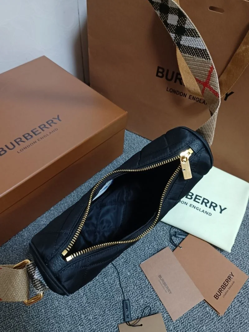 Burberry Hobo Bags Practical 38114