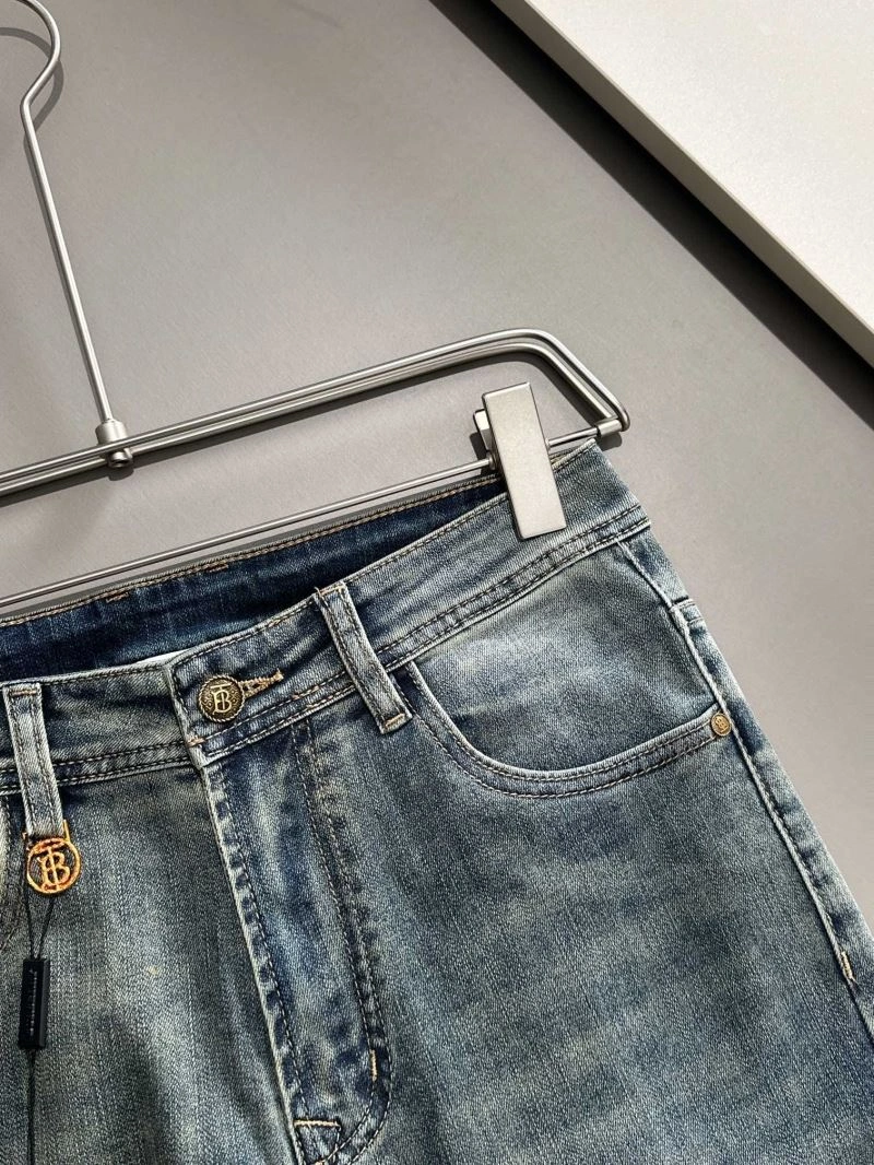 Elegant Burberry Jeans 103184
