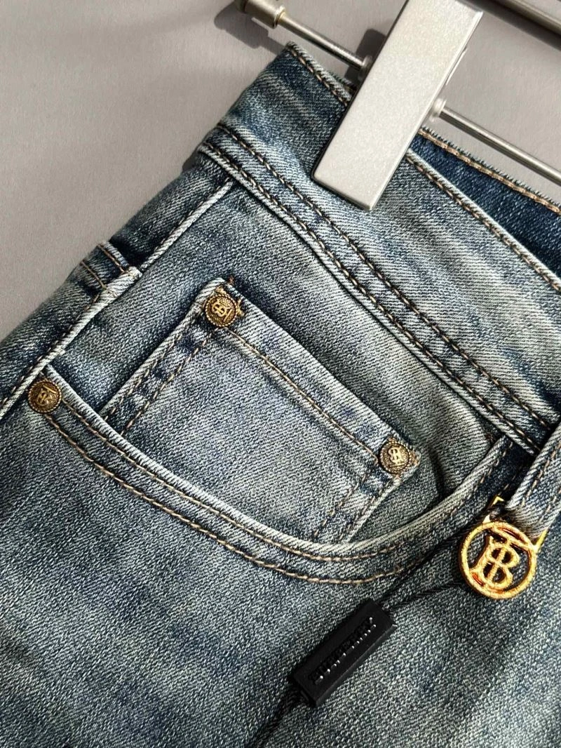 Elegant Burberry Jeans 103184
