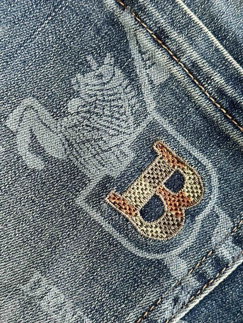 Burberry Jeans Durable 103180