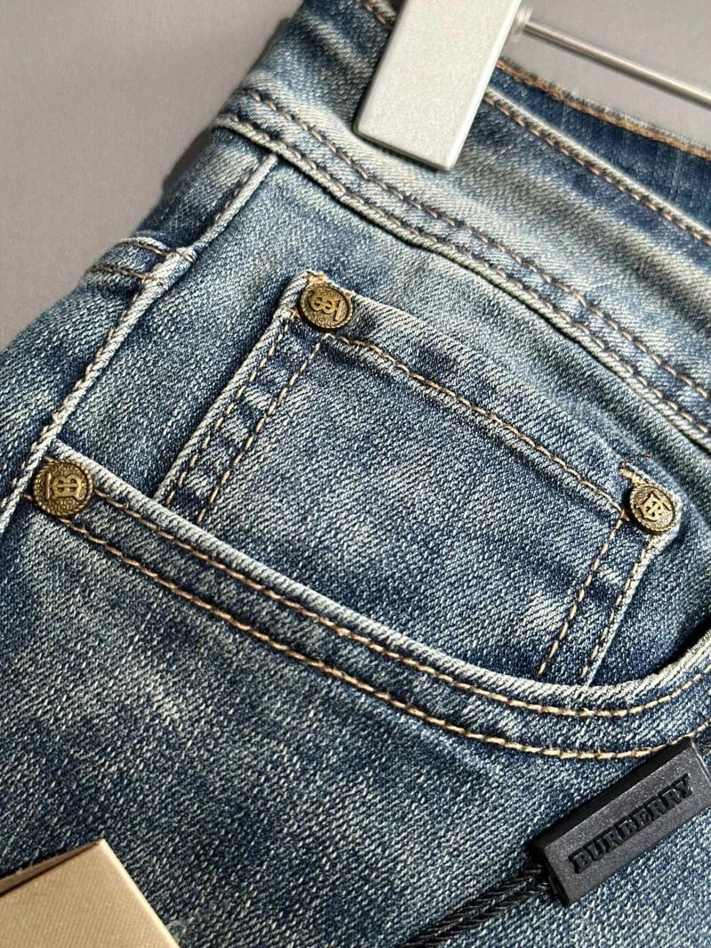 Burberry Jeans Durable 103180