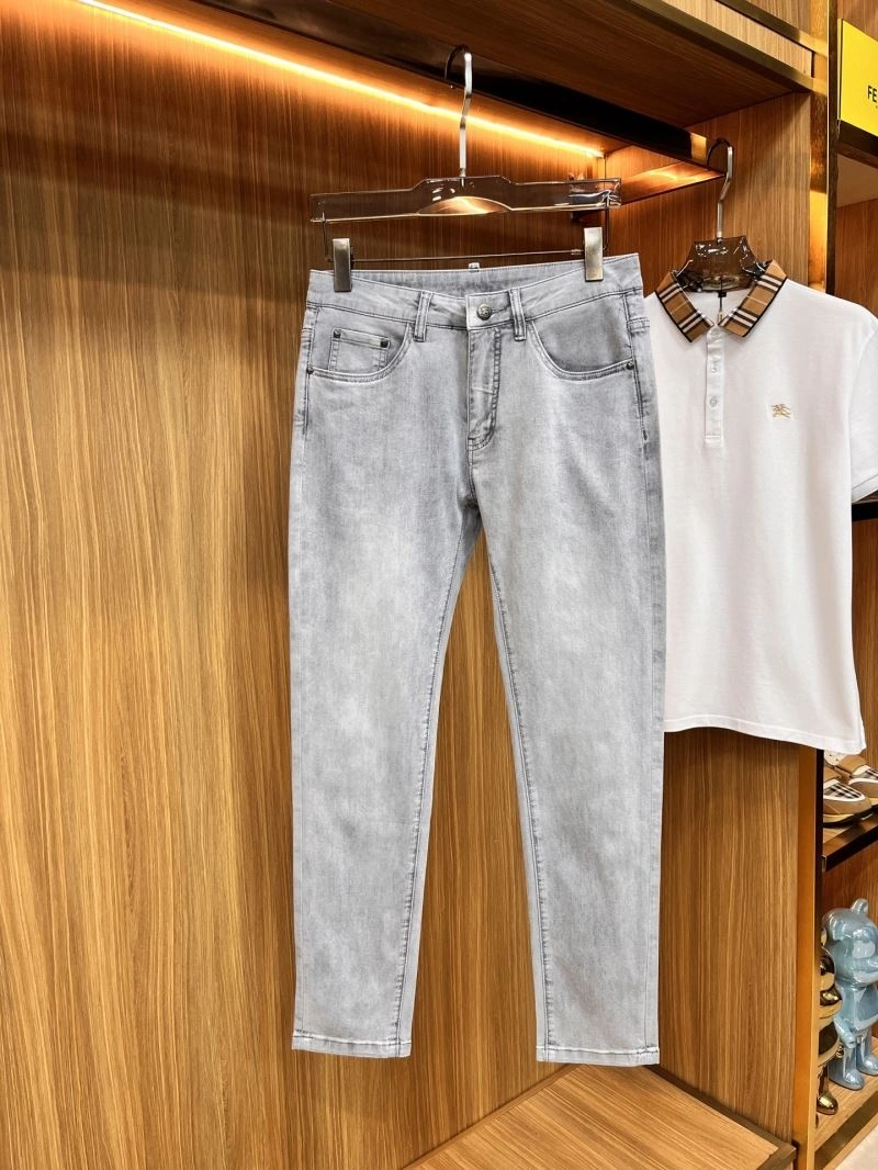 Functional Burberry Jeans 102850
