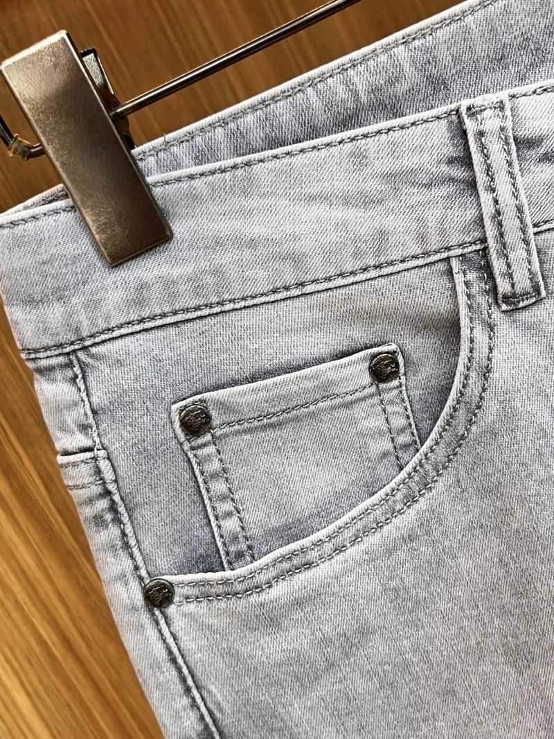 Functional Burberry Jeans 102850