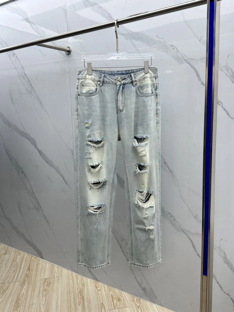 Sporty Burberry Jeans 102845